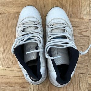 Jordan 11 powder blue sz 11